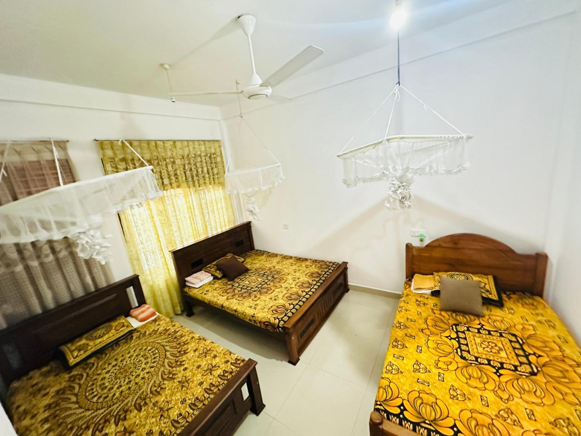 Golden Town Hotel Tangalle Bagian luar foto