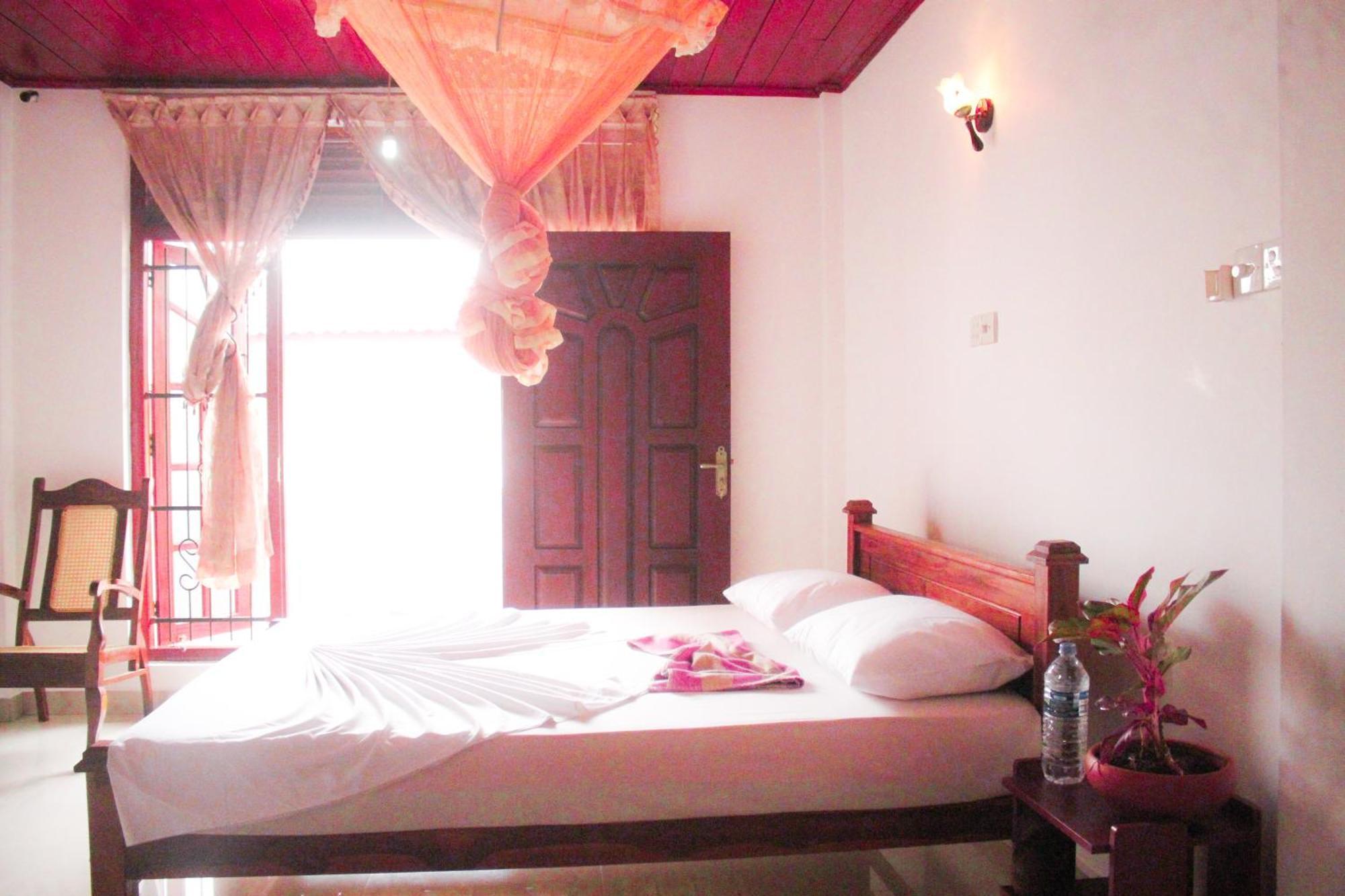 Golden Town Hotel Tangalle Bagian luar foto